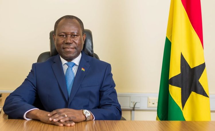 COCOBOD inspects cocoa farms undergoing pruning