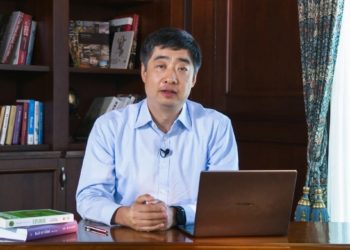 Huawei’s Deputy Chairman Ken Hu gave opening remarks.