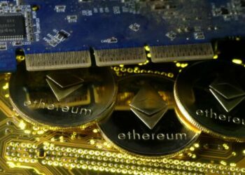 Big tech bets and cryptocurrencies power 2020’s top U.S. funds