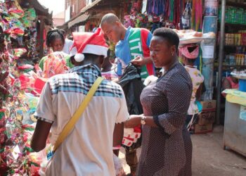 Lucrative Christmas bonus may jingle all the way for Ghana’s street vendors