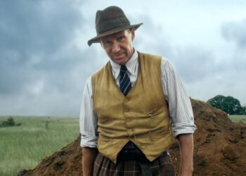 Netflix Sutton Hoo drama ‘The Dig’ accused of unfair portrayal of British Museum archeologist