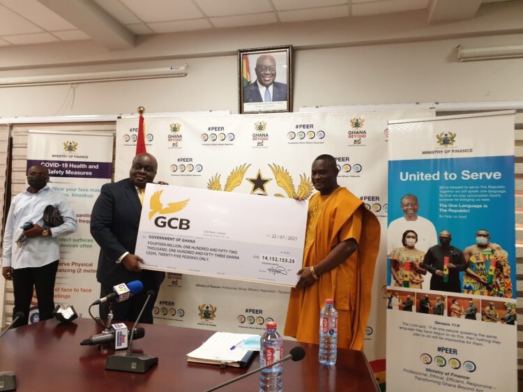 GCB Bank presents GH¢14.15 million dividend to gov’t