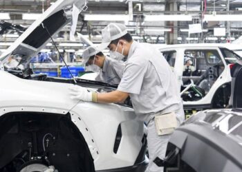 Chip shortage: Toyota to cut global production by 40%