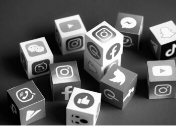 ￼Social Media: The Great Connector and Its Hidden Truths